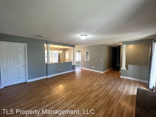 Building Photo - 3 br, 2 bath House - 116 E Pondella Drive