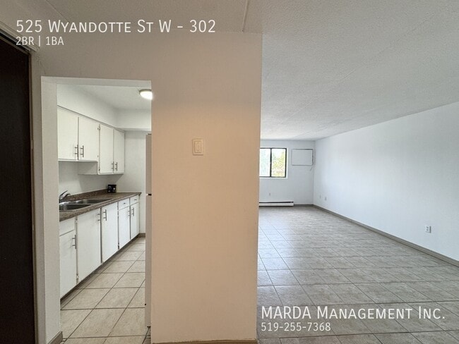 Building Photo - SPACIOUS 2 BED/1 BATH UNIT -DOWNTOWN INCLUSIVE W/$50 CAP!