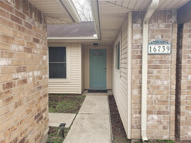 Building Photo - 16739 Selder Dr