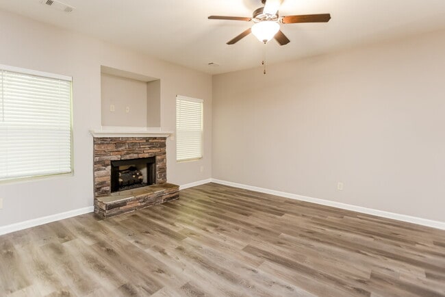 Building Photo - 137 Bethany Manor Dr