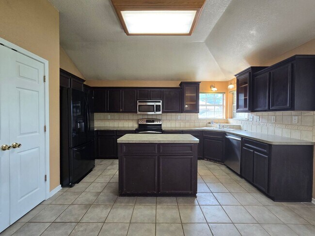 Foto del edificio - COMING SOON!