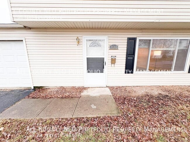 Building Photo - 4601 Paxton Dr S