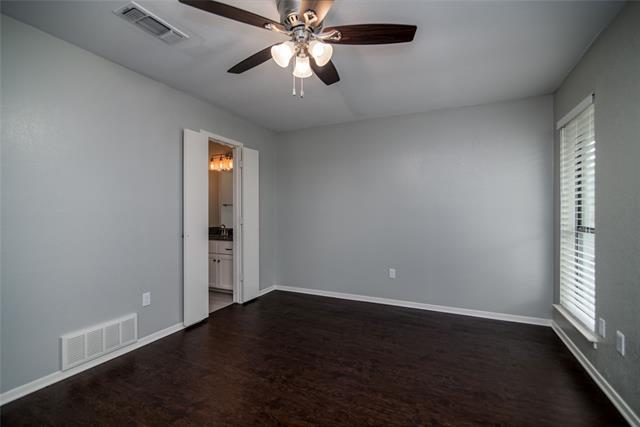 Building Photo - 709 Parkview Dr
