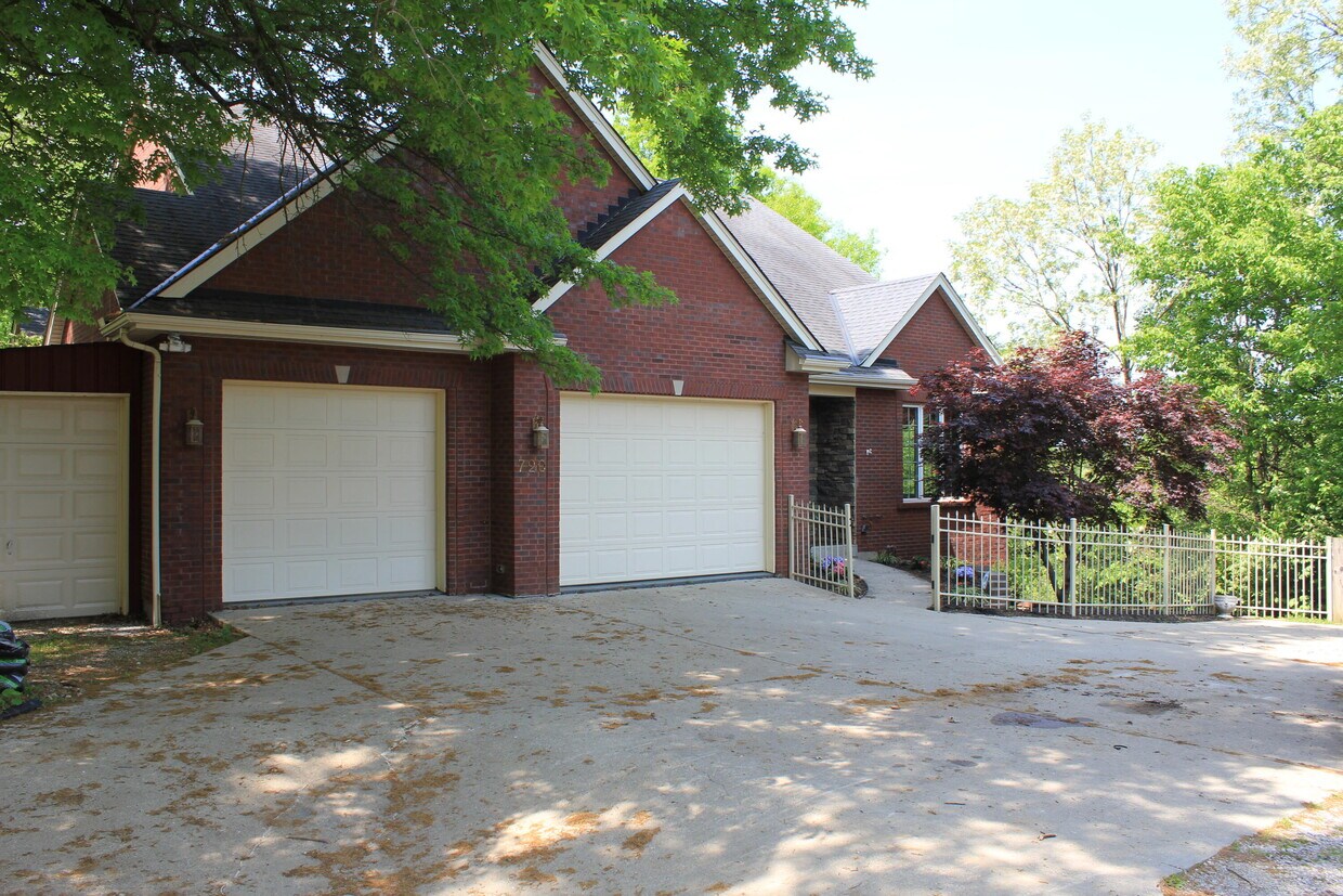 Primary Photo - 720 Dudley Rd