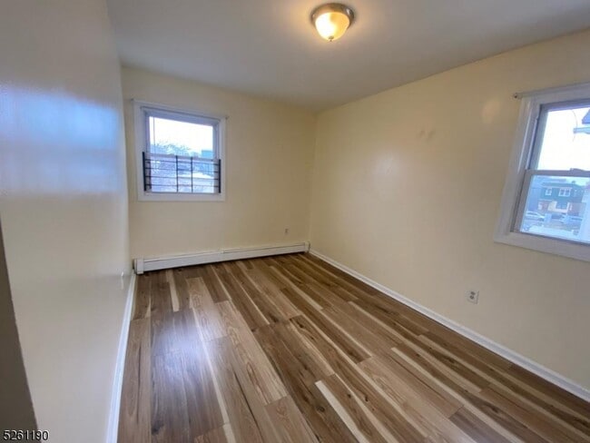 Foto del edificio - 573 N 11th St