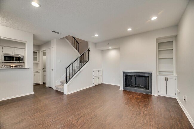 Foto del edificio - 2813 Meadow Park Dr