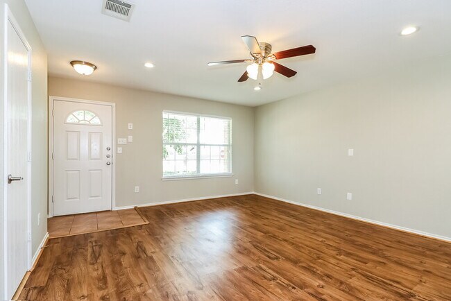 Building Photo - 7201 Little Mohican Dr