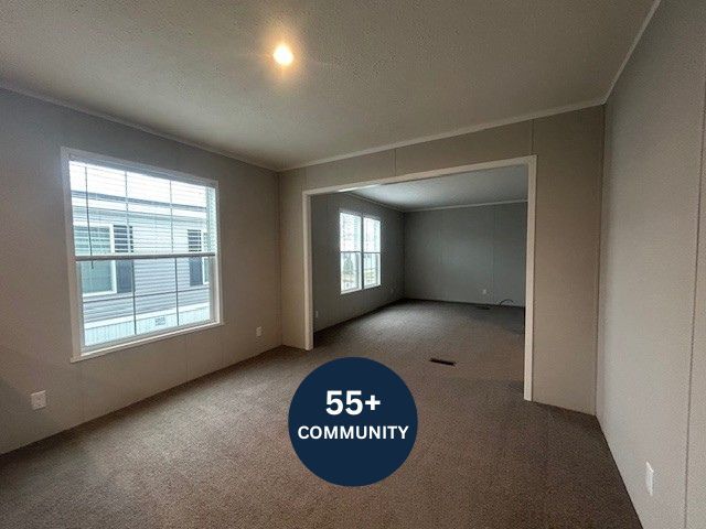 Foto del edificio - 39500 Warren Rd