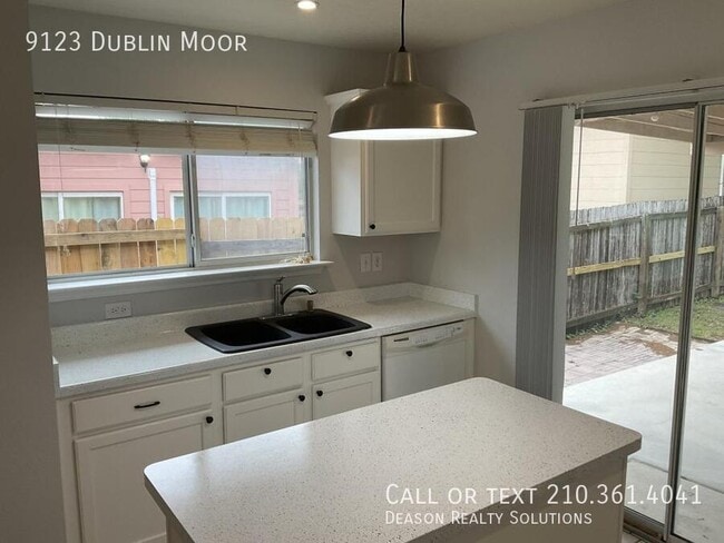 Building Photo - 9123 Dublin Moor