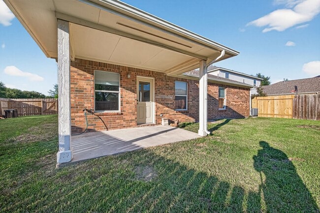 Building Photo - 24615 Amberleaf Ct