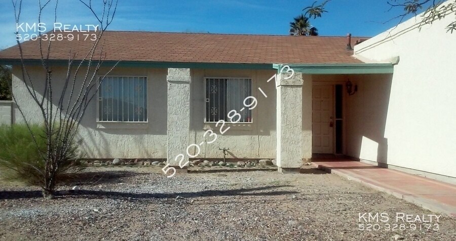 Primary Photo - 1346 S Lynx Dr
