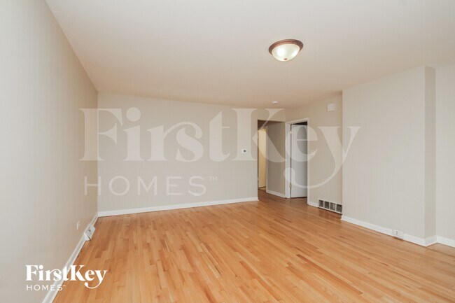 Foto del edificio - 14340 Kenwood Ave