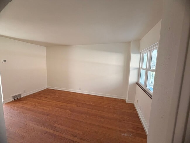 Building Photo - 4861 Bull Creek Rd