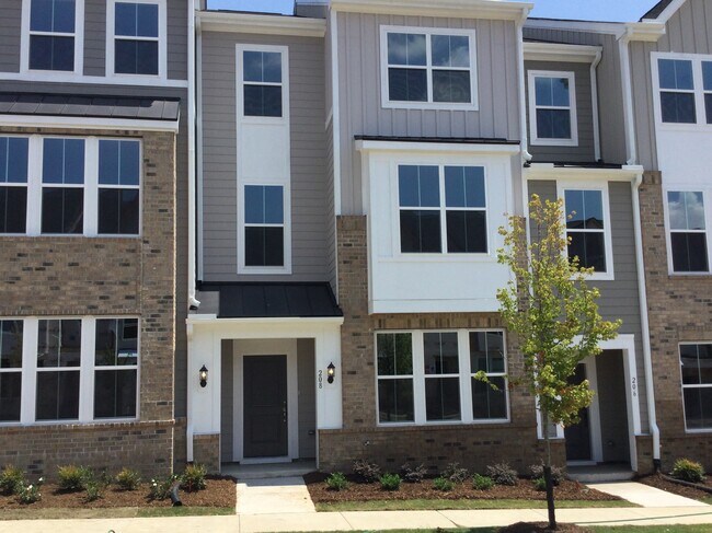Entrada principal frontal - 208 Hickory Plains Rd