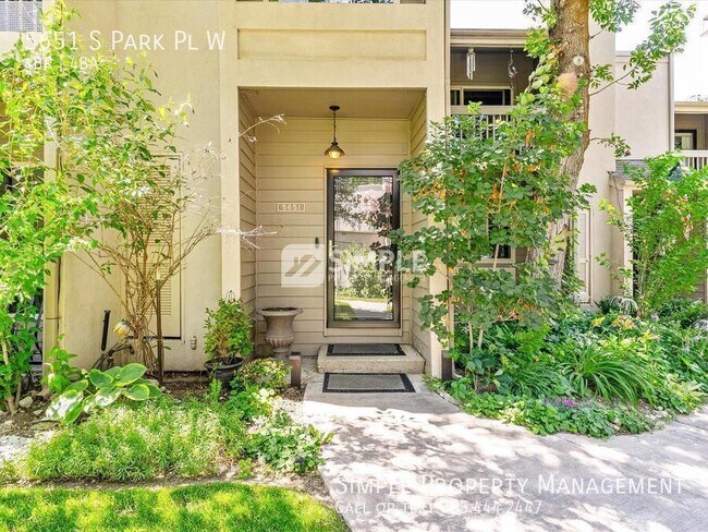 Foto del edificio - 5651 S Park Pl W