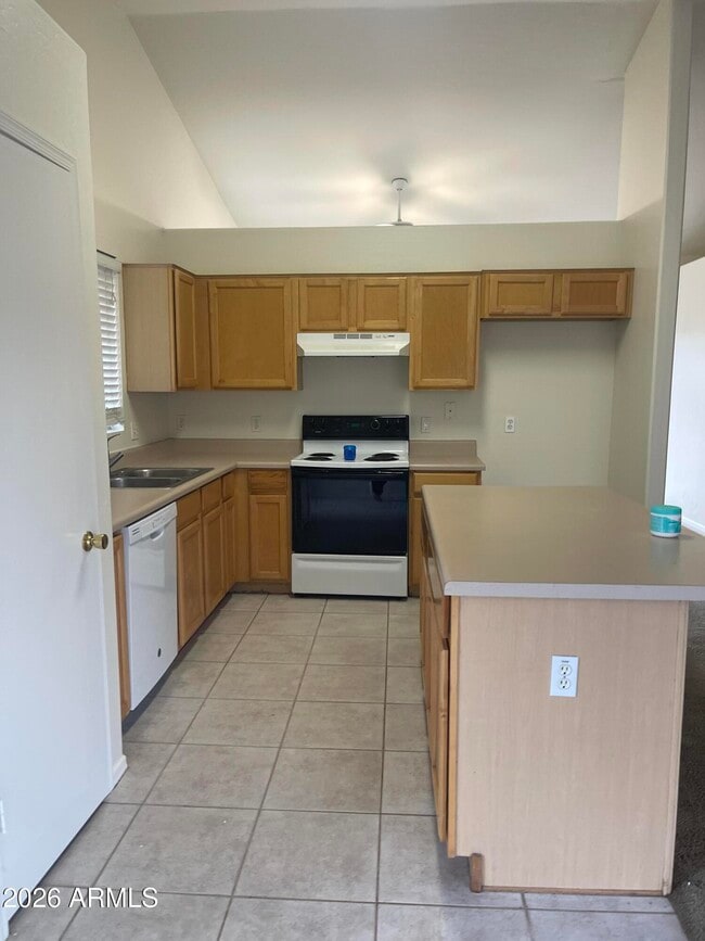 Building Photo - 2950 E Tyson Ct