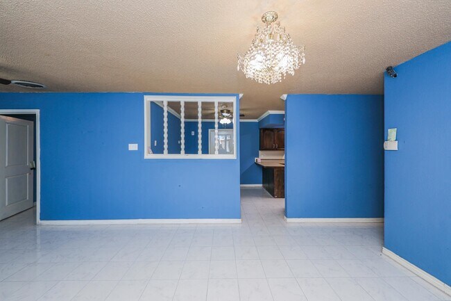 Foto del edificio - 806 Bustamante St