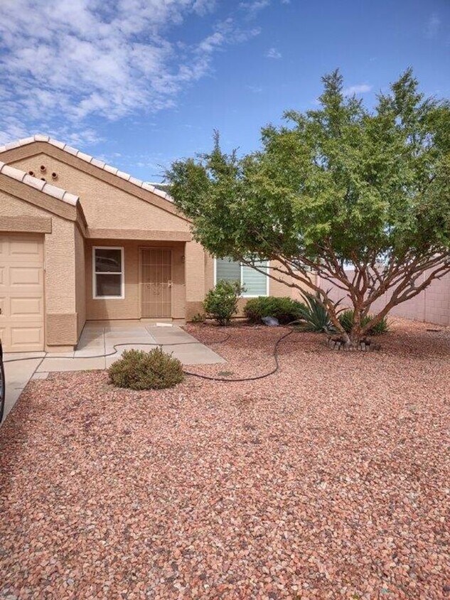 Primary Photo - 8150 N 112th Ave