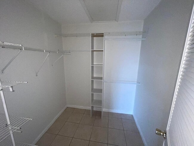 Foto del edificio - 5924 Longbow Ln
