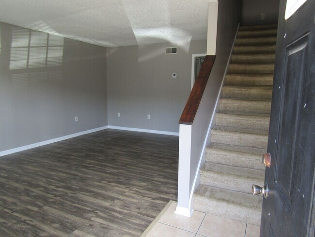 Foto del edificio - 1100 Pineland Ave
