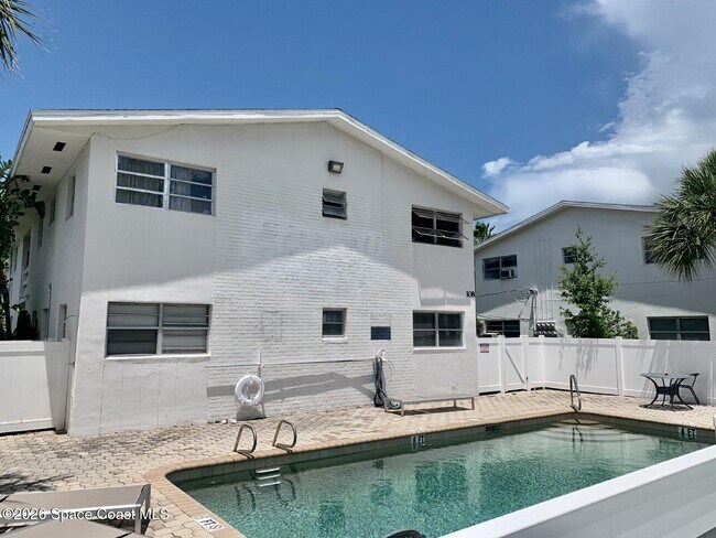 Foto del edificio - 1624 Mitchell St