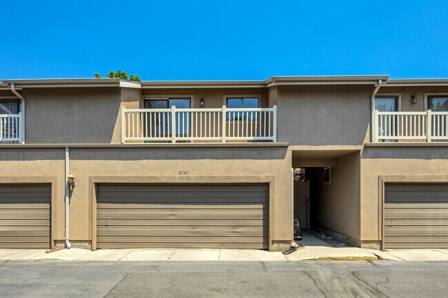 Building Photo - 8736 Oak Park Cir