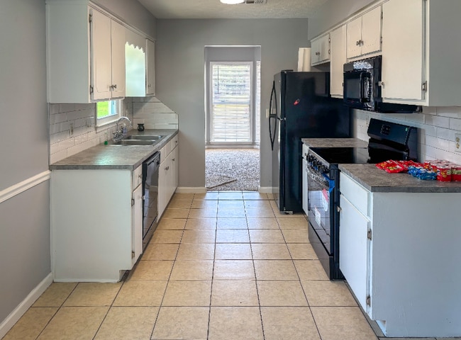 Building Photo - 770 Crestline Dr
