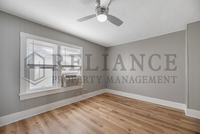 Building Photo - 245 N Sedgwick St