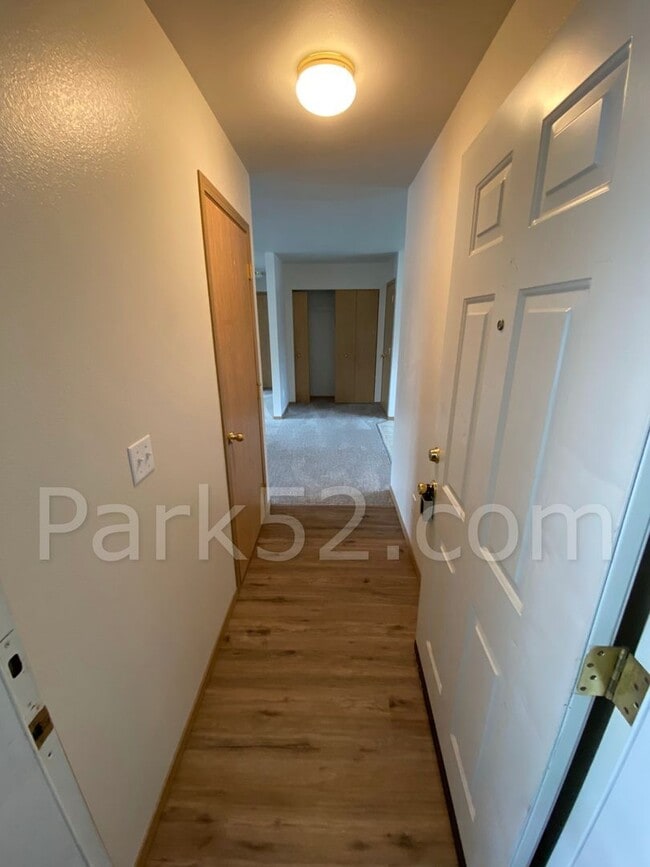 Building Photo - 2 Bedroom 2 Bathroom Upper Level Condo in Bonney Lake