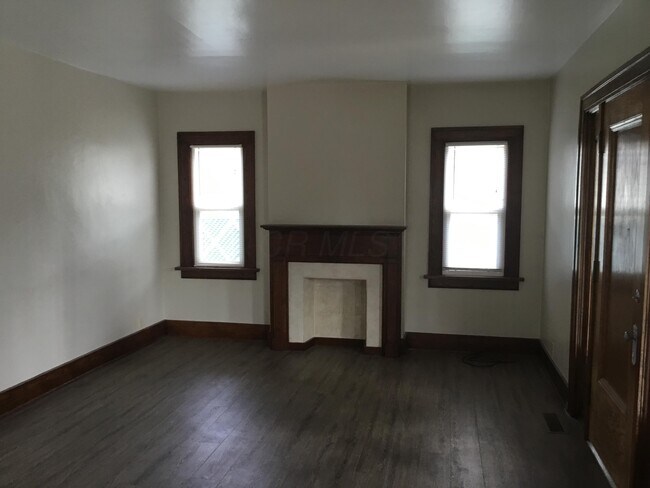 Building Photo - 296 Union St