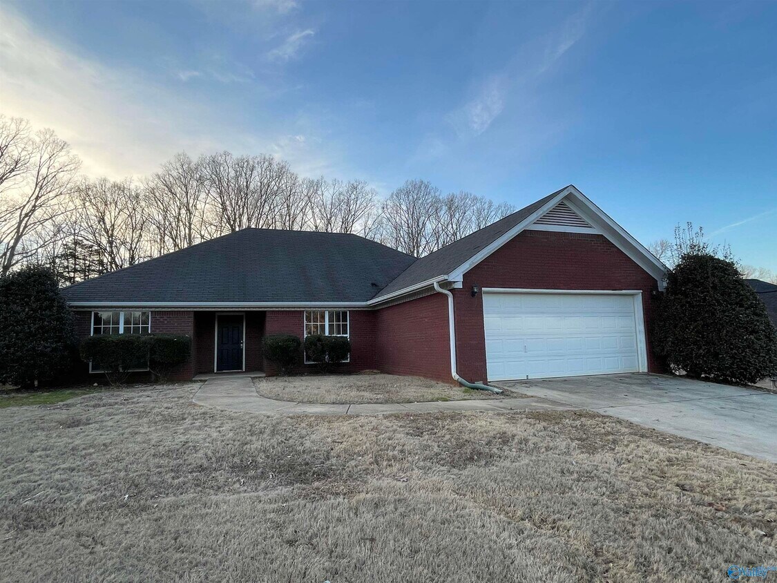 108 Pine Knoll Ln, Harvest, AL 35749 House Rental in Harvest, AL