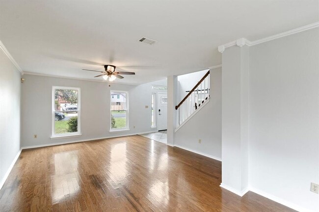 Building Photo - 410 Steeplechase Dr