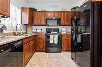 Building Photo - 14448 Philippine St