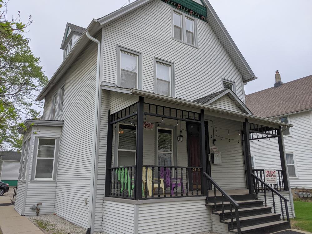 Building Photo - 2 bedroom in Evanston IL 60201