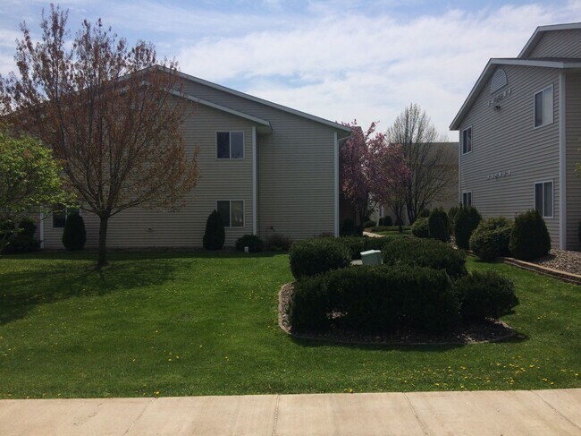 Building Photo - 822 E Allman St