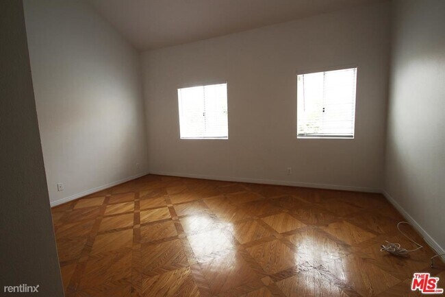 Foto del edificio - 5200 White Oak Ave