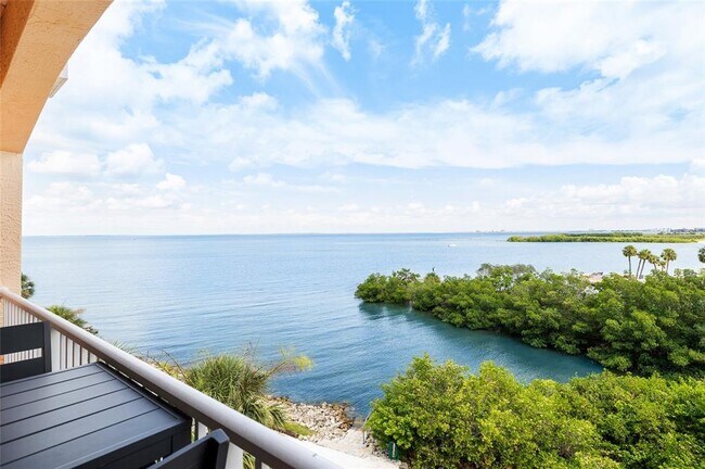 Foto del edificio - 5000 Culbreath Key Way