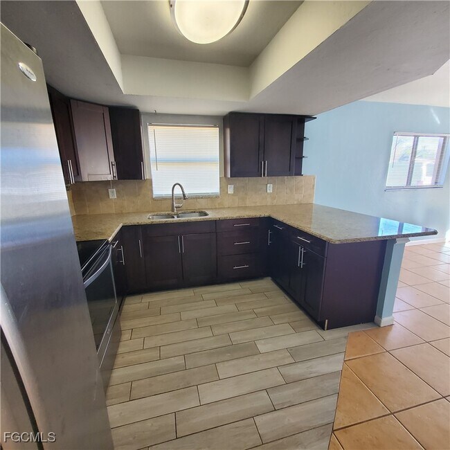 Foto del edificio - 421 Hancock Bridge Pkwy