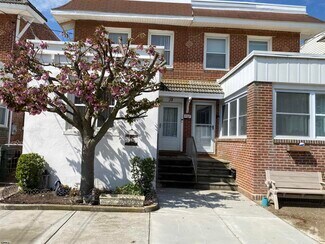 Building Photo - 34 N Montgomery Ave