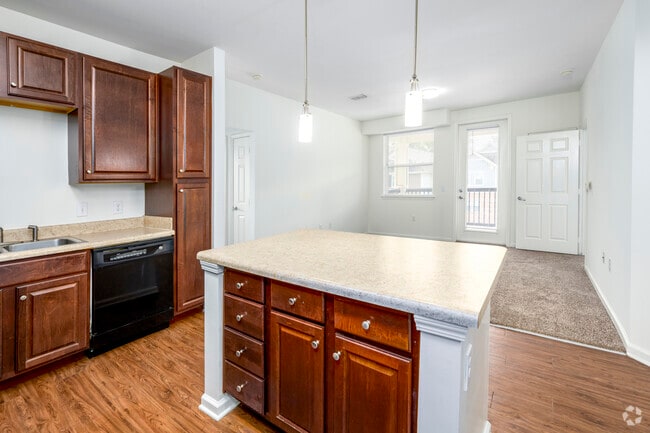 2BR, 1BA - 972SF - Kitchen - Adams Crossing