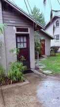 Building Photo - 1110 SW 3rd Ave
