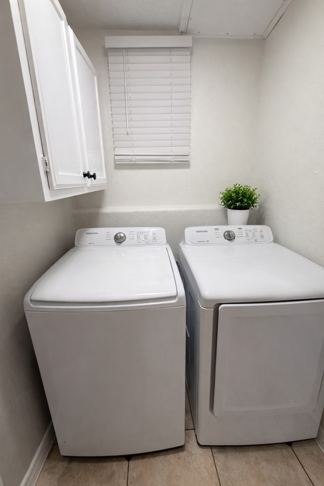 Building Photo - 1014 Brown St