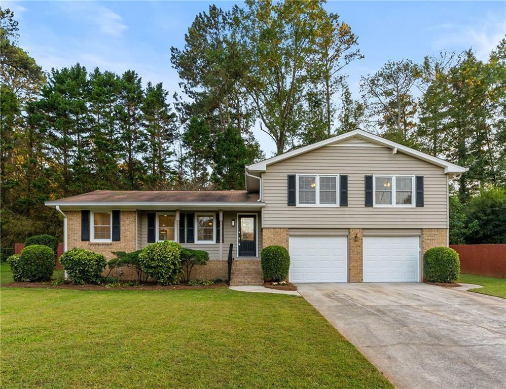 Primary Photo - 2866 Red Pine Ct NW