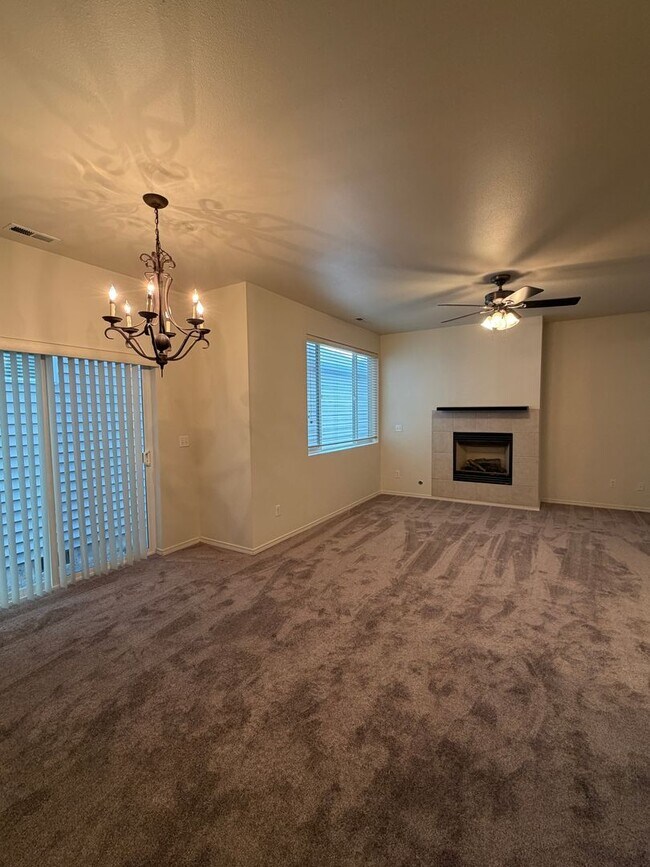 Foto del edificio - 4244 Edgewater Blvd NE