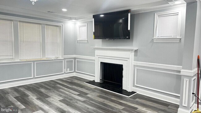 Building Photo - 3732 Echodale Avenue