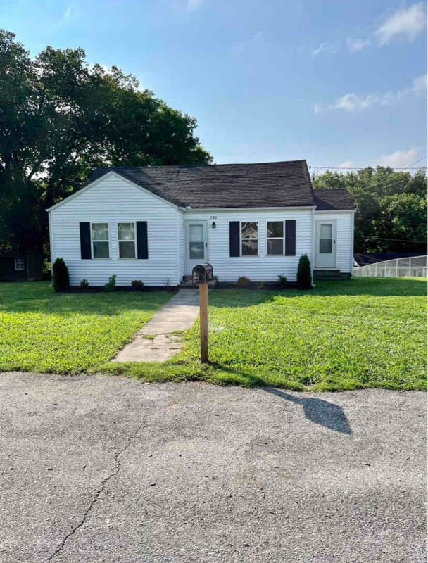 204 Hillcrest Dr, Carthage, TN 37030 House Rental in Carthage, TN