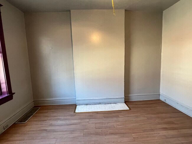 Building Photo - 3400 Winnebago Street, Unit 1st Floor