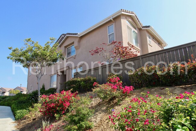 Building Photo - 1157 S Cabrillo Dr