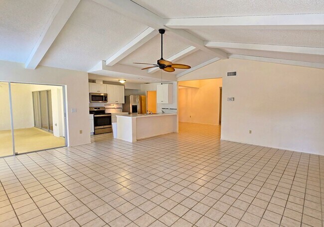 Building Photo - 6545 Waterford Cir