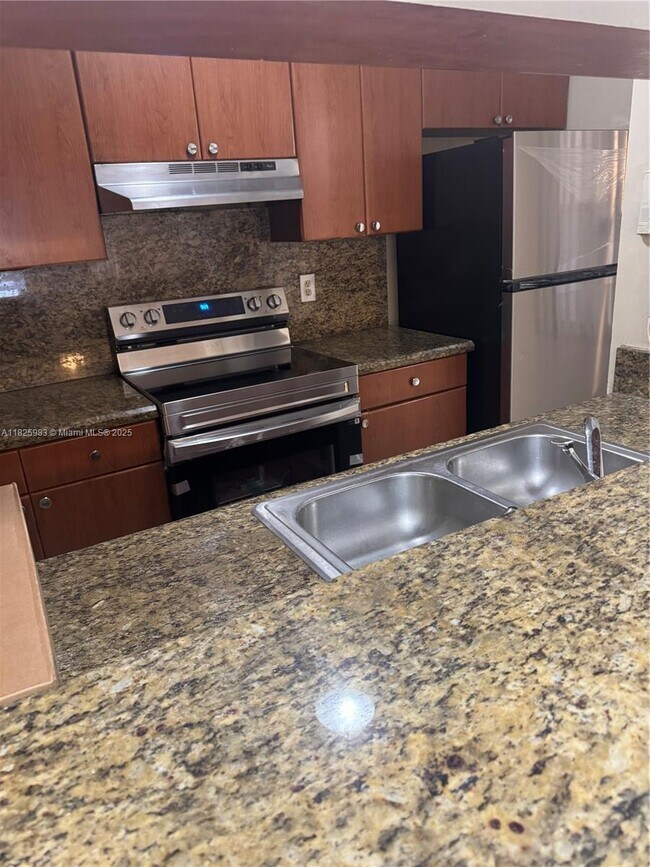 Foto del edificio - 11588 NW 43rd Ct